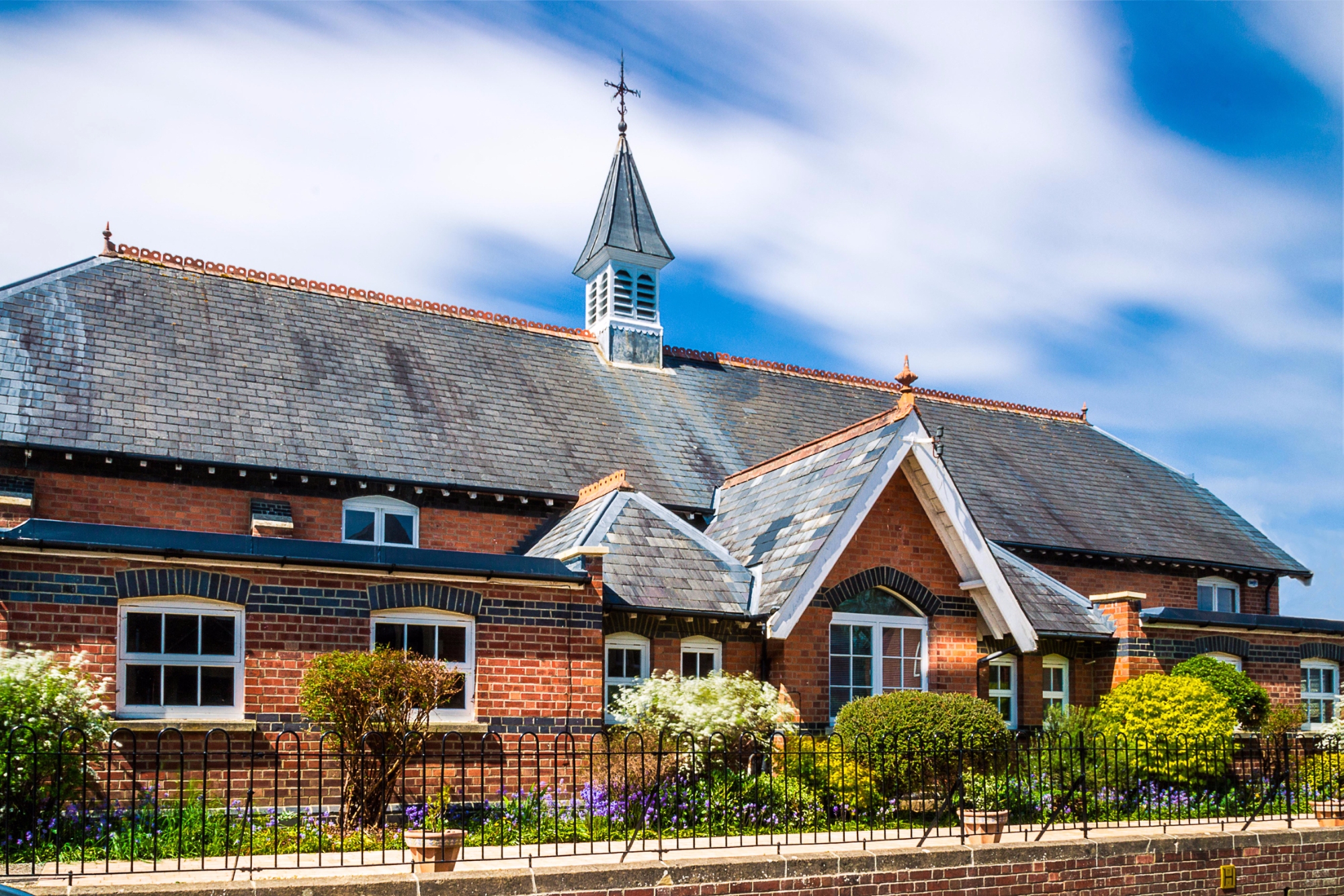 Charlton Kings Infants' School Home